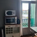 Cozy French With A Beautiful View آجد